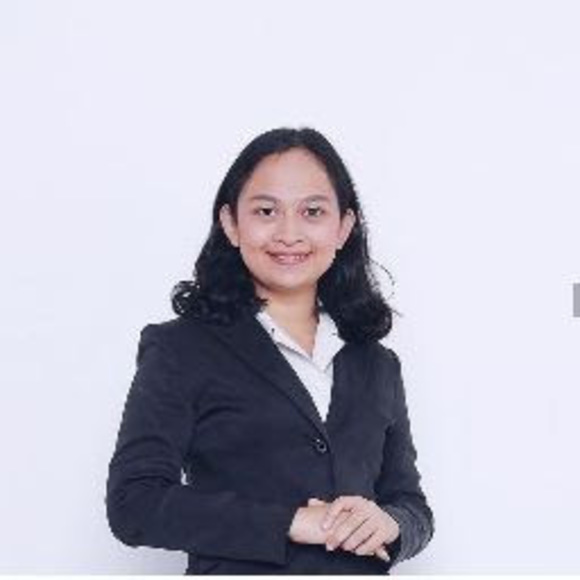 Profile Picture of Utami Reginasti (@regnst) on Poshmark