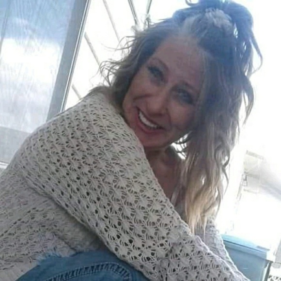 Profile Picture of Pamelamarie Pruitt (@pruittellam) on Poshmark