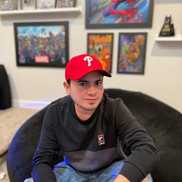 Profile Picture of Valskih Cerezo (@vlcerezo) on Poshmark