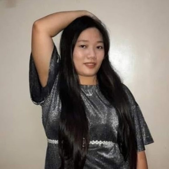 Profile Picture of Rabi Satina (@satinarabirin) on Poshmark