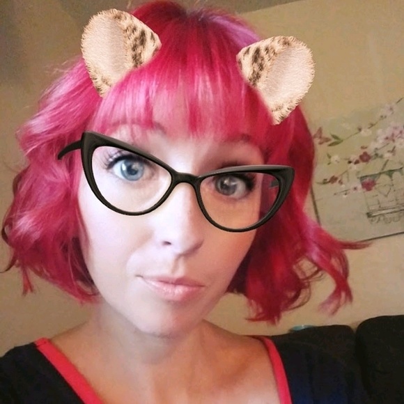 Profile Picture of Karly Rozakis (@krozakis) on Poshmark