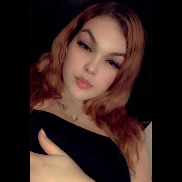 Profile Picture of Haley Boyles (@qveen_haley) on Poshmark