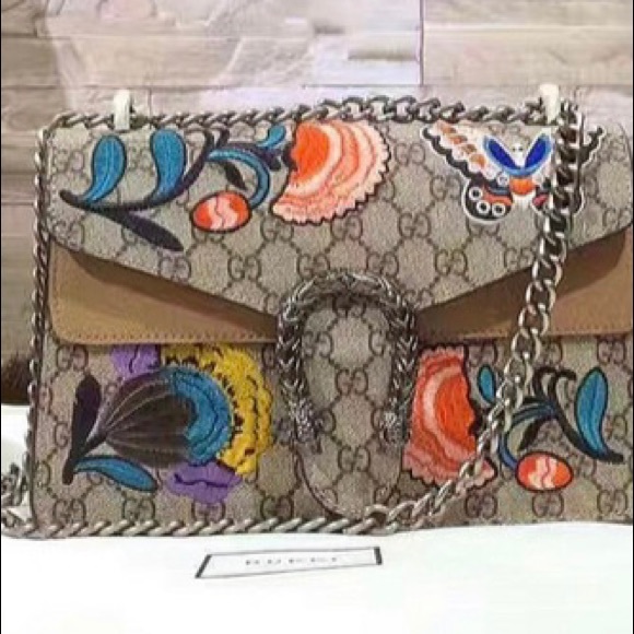 Profile Picture of Carlie Fava (@carliemae624) on Poshmark