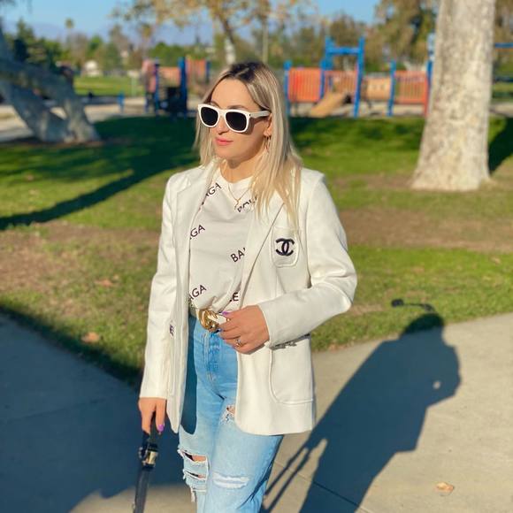 Profile Picture of Nelli Nelli (@n_nelli) on Poshmark