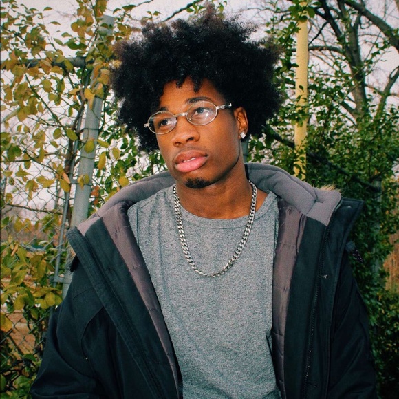 Profile Picture of Marcus Simon (@marcus144) on Poshmark