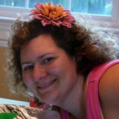 Profile Picture of Jennifer Klug (@Gifts_of_Cheer) on Twitter