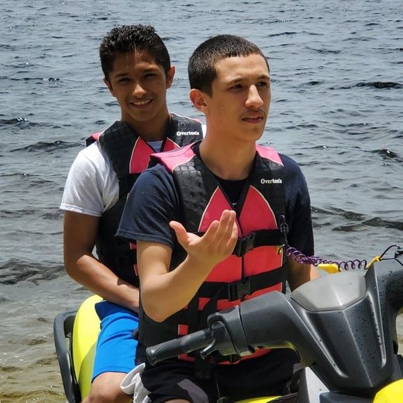 Profile Picture of Emanuel Valentin (@emanuelvalentin) on Poshmark