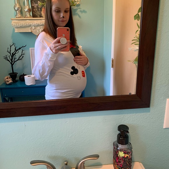 Profile Picture of Alisha Bennett (@alisha_bennett) on Poshmark