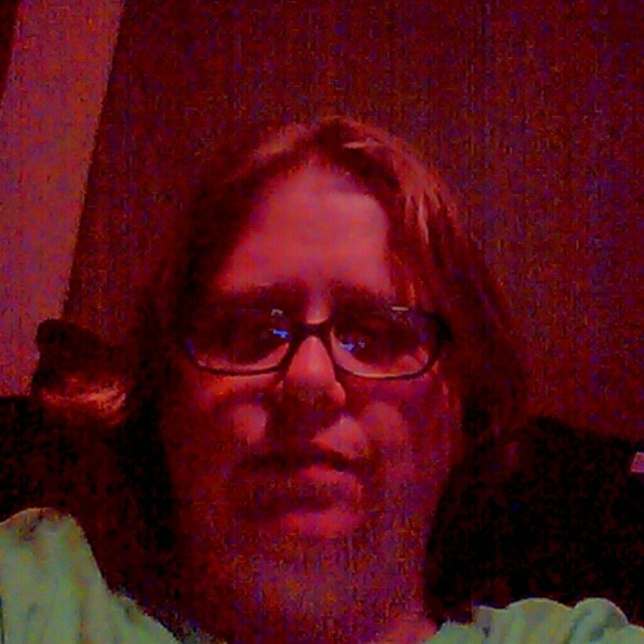 Profile Picture of Nitta Sebren (@nittasebren) on Poshmark