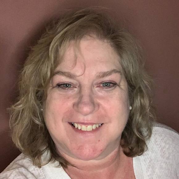 Profile Picture of Kathy Casebolt (@kathycasebolt) on Poshmark