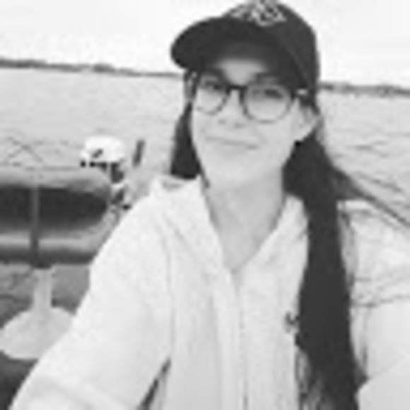 Profile Picture of Ashley Pilla (@ampilla21) on Poshmark