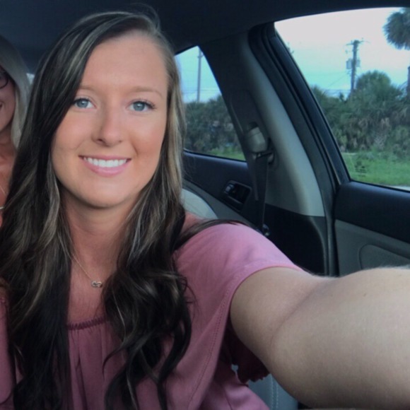 Profile Picture of Erica Molohon (@emolohon) on Poshmark