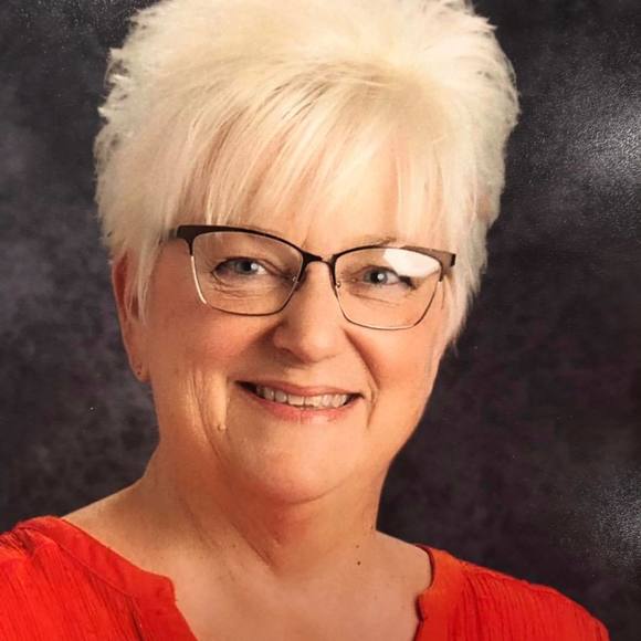 Profile Picture of Cindy Rector-benham (@cindylee58) on Poshmark