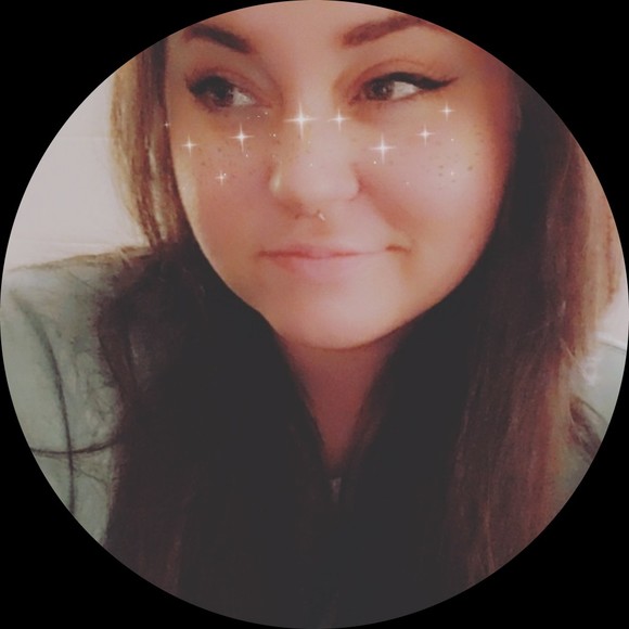 Profile Picture of Devan Bavers (@devanjade3) on Poshmark