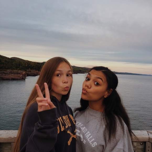 Profile Picture of Ani Jovanovich (@anijovanovich) on Poshmark