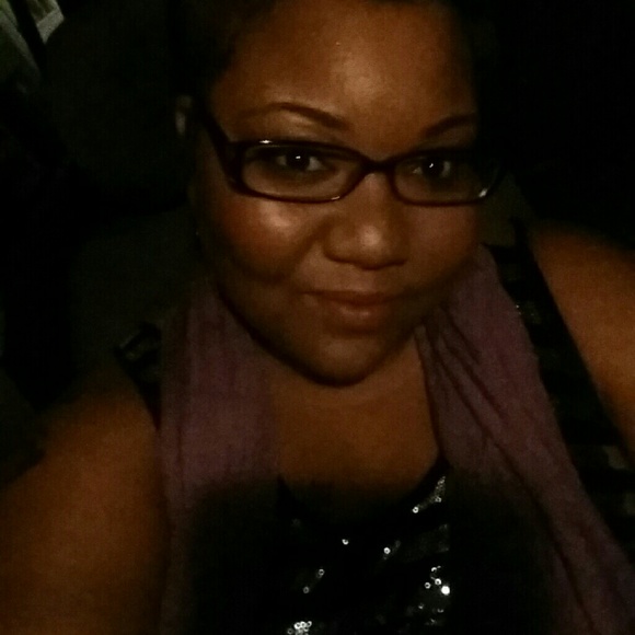 Profile Picture of Kristelle Lamark (@klamark) on Poshmark