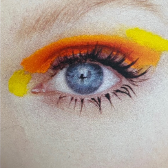 Profile Picture of Carolyne Crum (@bowie1975) on Poshmark