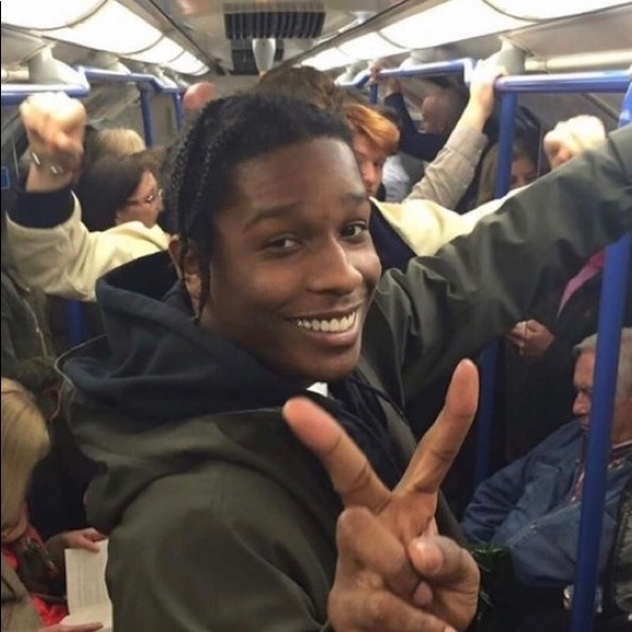 Leah Torok - Poshmark Profile Picture of Leah Torok (@honeyluuv) on Poshmark