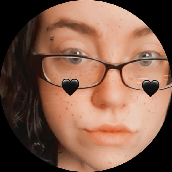 Profile Picture of Sadie Franklin (@sadie_losh) on Poshmark
