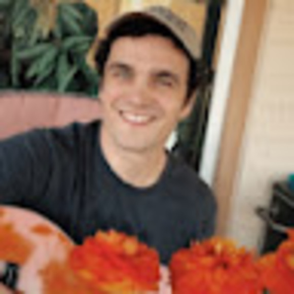 Profile Picture of Kevin Hanlon (@k_hanloni) on Poshmark