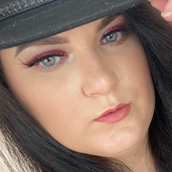 Profile Picture of Maggie Hardy (@maggie_hardy88) on Poshmark