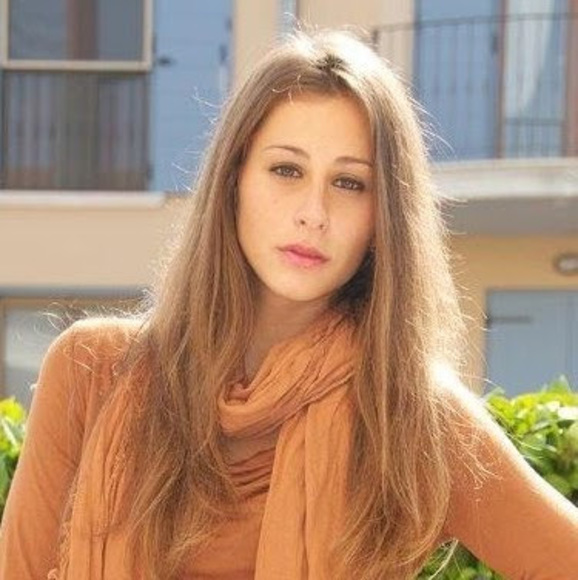 Profile Picture of Sabrina Facchetti (@sfacchetti) on Poshmark