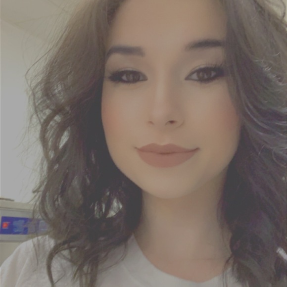 Profile Picture of Joy Boatright (@joyboatright) on Poshmark