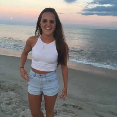 Profile Picture of Elizabeth Eickelberg (@Eickelhammer) on Twitter