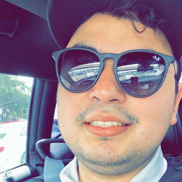Profile Picture of Eric Nevarez (@eric1700423) on Poshmark