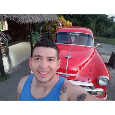 Profile Picture of Manuel R Vergara (@m_itov) on Twitter
