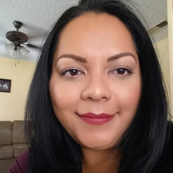 Profile Picture of Calibeauty Calibeauty (@calibeauty21) on Poshmark