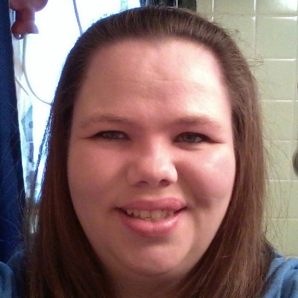 Profile Picture of Trista Moore (@trista_moore) on Poshmark