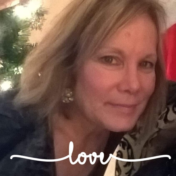 Profile Picture of Evelyn Hawkins-schindler (@evelsc) on Poshmark