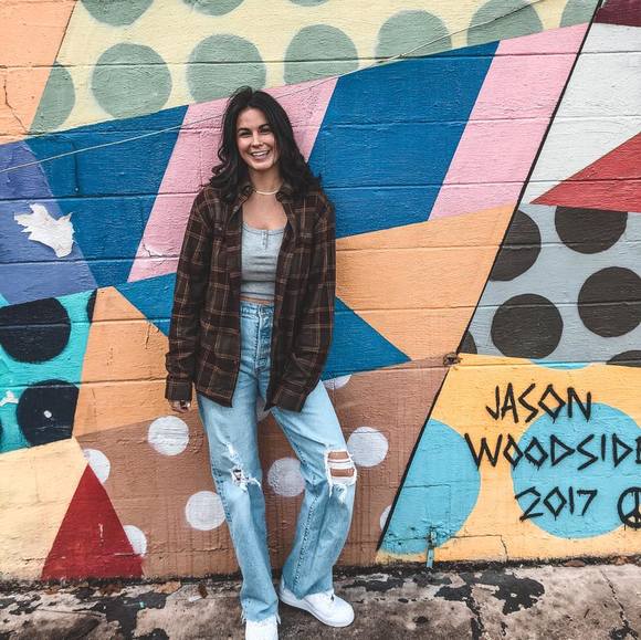 Profile Picture of Tori Lloyd (@victoriapaigel) on Poshmark