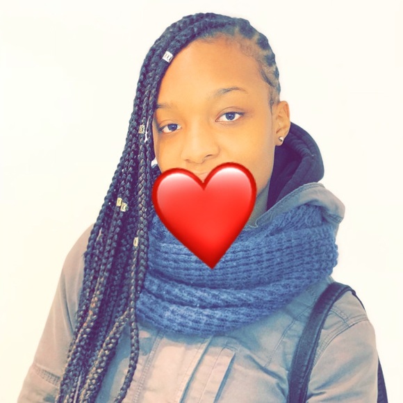 Profile Picture of Naomi Jeffries (@nayy_rose) on Poshmark