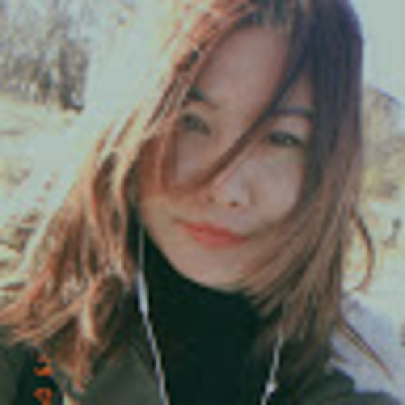 Profile Picture of Tenzin Tsomo (@tsomo2591) on Poshmark