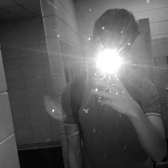 Profile Picture of Alex Palacios (@xxsavageglobexx) on Poshmark