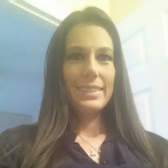 Profile Picture of Jennifer Voris (@jenny43087) on Poshmark