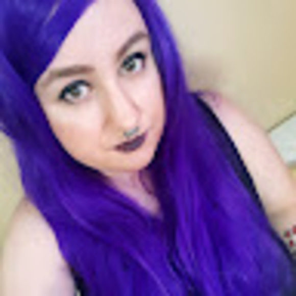 Profile Picture of Phoebe Andreason (@pandreason) on Poshmark