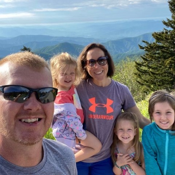 Profile Picture of Erik Snyder (@erik_snyder) on Poshmark