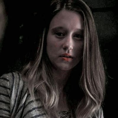 Profile Picture of 𝙑𝙞𝙤𝙡𝙚𝙩 𝙃𝙖𝙧𝙢𝙤𝙣. (@autemaporiamur) on Twitter