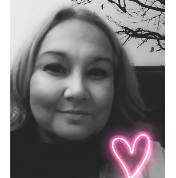 Profile Picture of Andrea Shackelford (@ashack77) on Poshmark