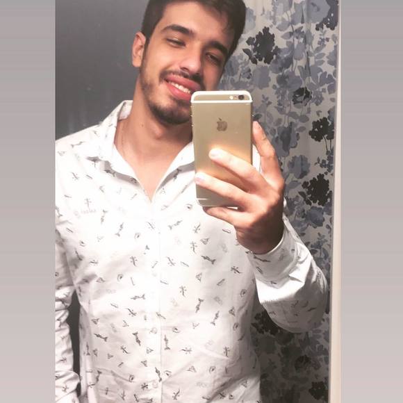 Profile Picture of Orides Junior (@oridesjunior) on Poshmark