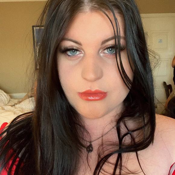 Profile Picture of Chelsey Kimble-badgett (@chelseykb) on Poshmark