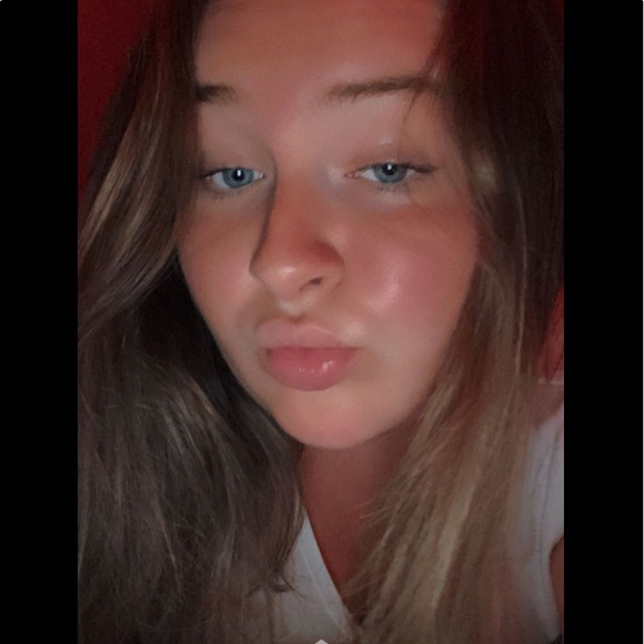 Profile Picture of Natalee Bittinger (@n_bittinger) on Poshmark
