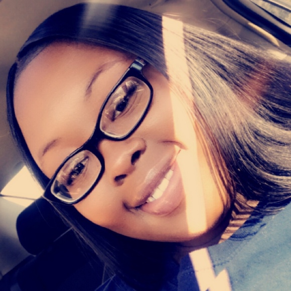 Profile Picture of Chandria Wright (@chandria25) on Poshmark