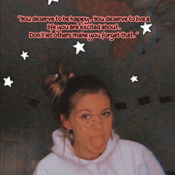 Profile Picture of Taya Harbaugh (@taya_harbaugh) on Poshmark