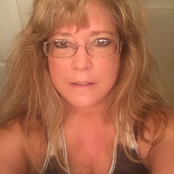 Profile Picture of Pamela Labbe (@pampur) on Poshmark