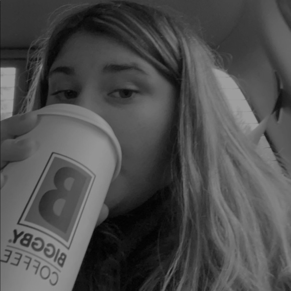 Profile Picture of Gabby Bouchillon (@gbouchillon) on Poshmark