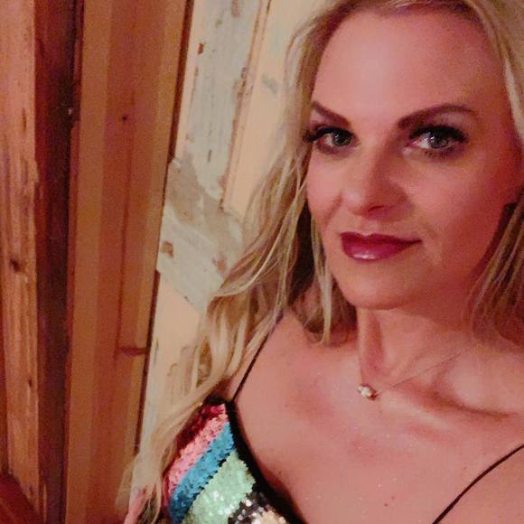 Profile Picture of Alyson Conway (@alysonconway) on Poshmark